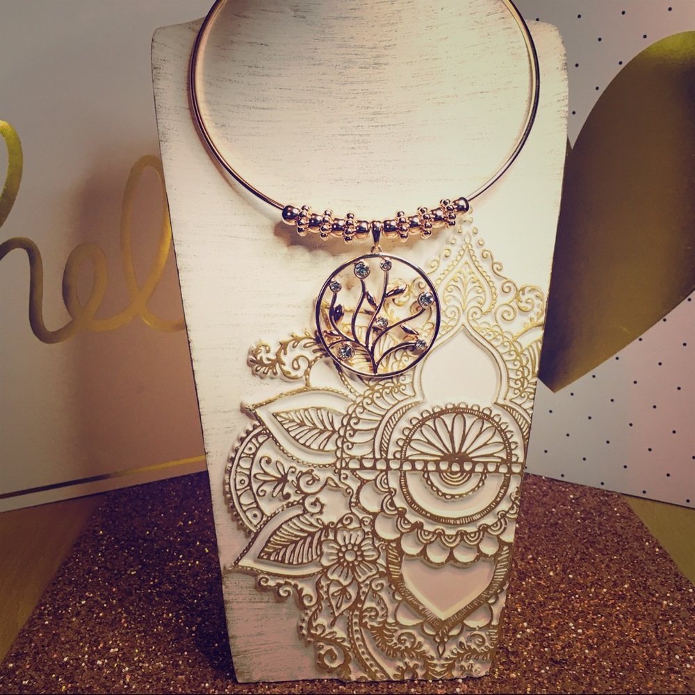 Est 1946 Necklace
